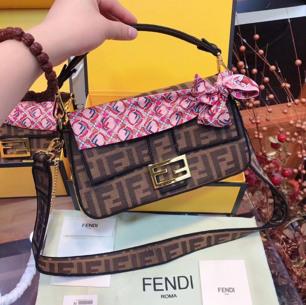 <AUTHENTIC>Fendi bag - image 1